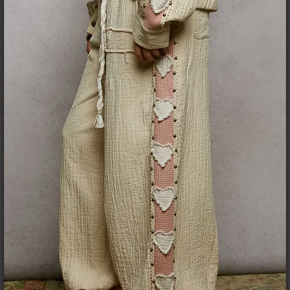 💕 POL 2-piece Stylish Cream and Pink Heart Jogger Set